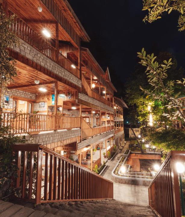 Old Manali Hotel | Hotel Negi's Mayflower A heritage Since 1965