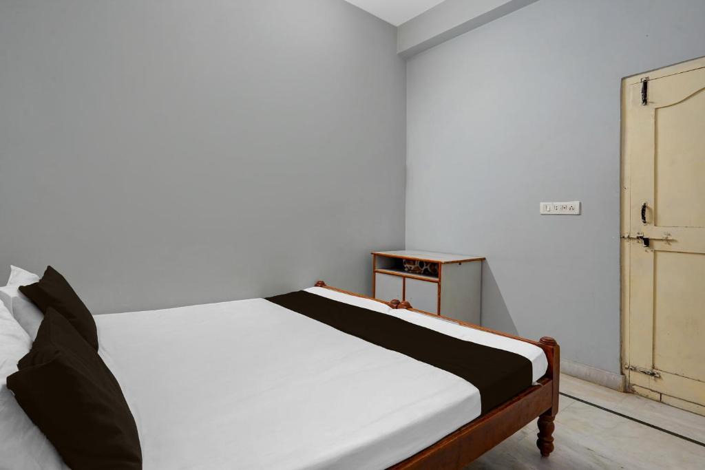 Bhongir Hotel | Hotel O Ekashila lodge