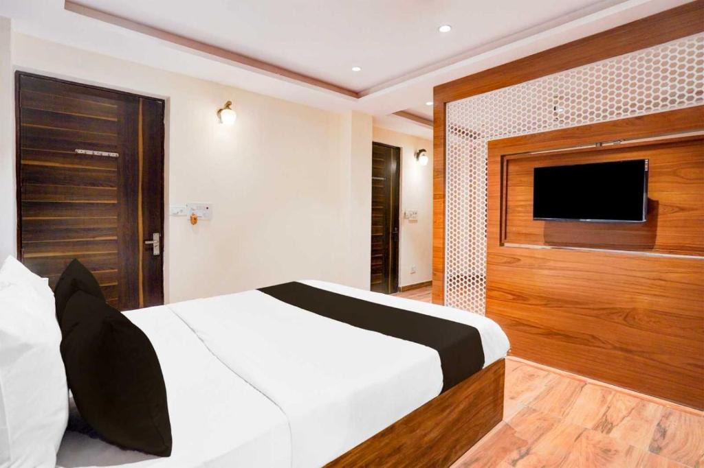 Indirapuram Hotel | Hotel O Indirapuram Premium