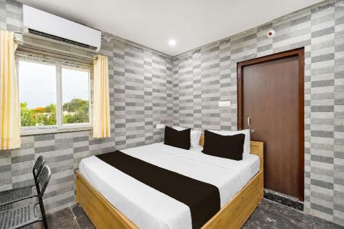 Hyderabad Hotel | Hotel O Nampally Grand