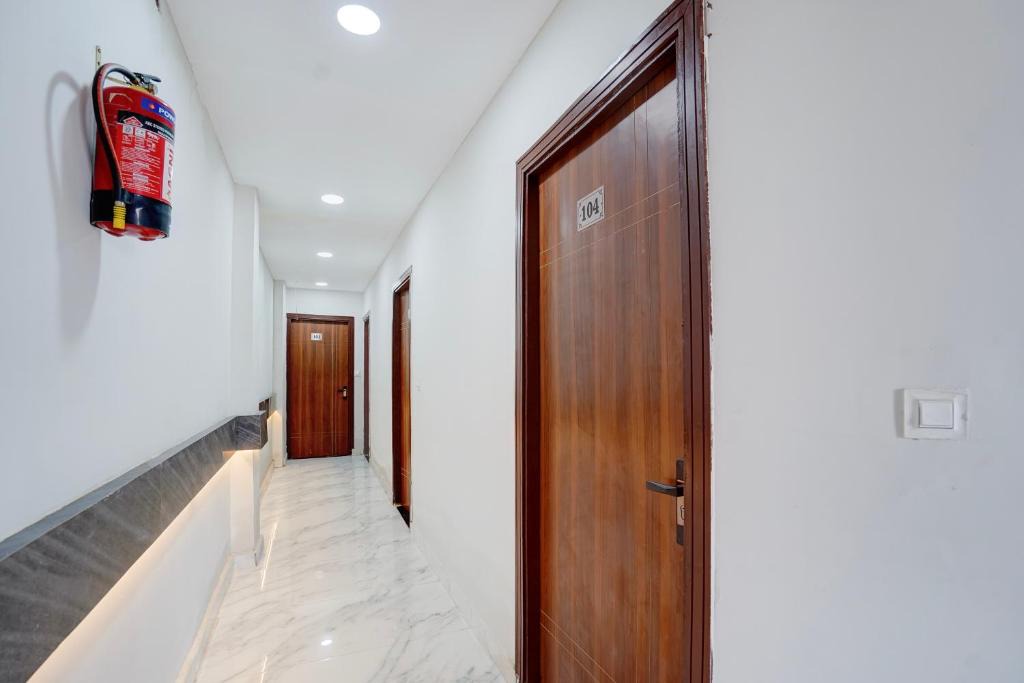 Delhi Hotel | Hotel O Park Paradise
