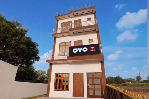 Malihabad Hotel | HOTEL O SS GRAND INN
