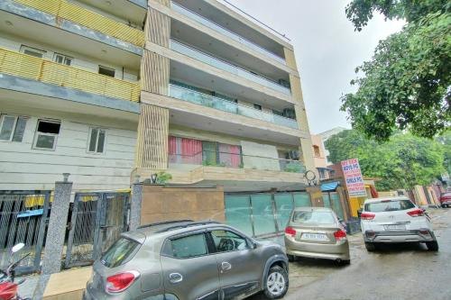 Malviya Nagar Hotel | Hotel O The Arrow Infront of Max Hospital