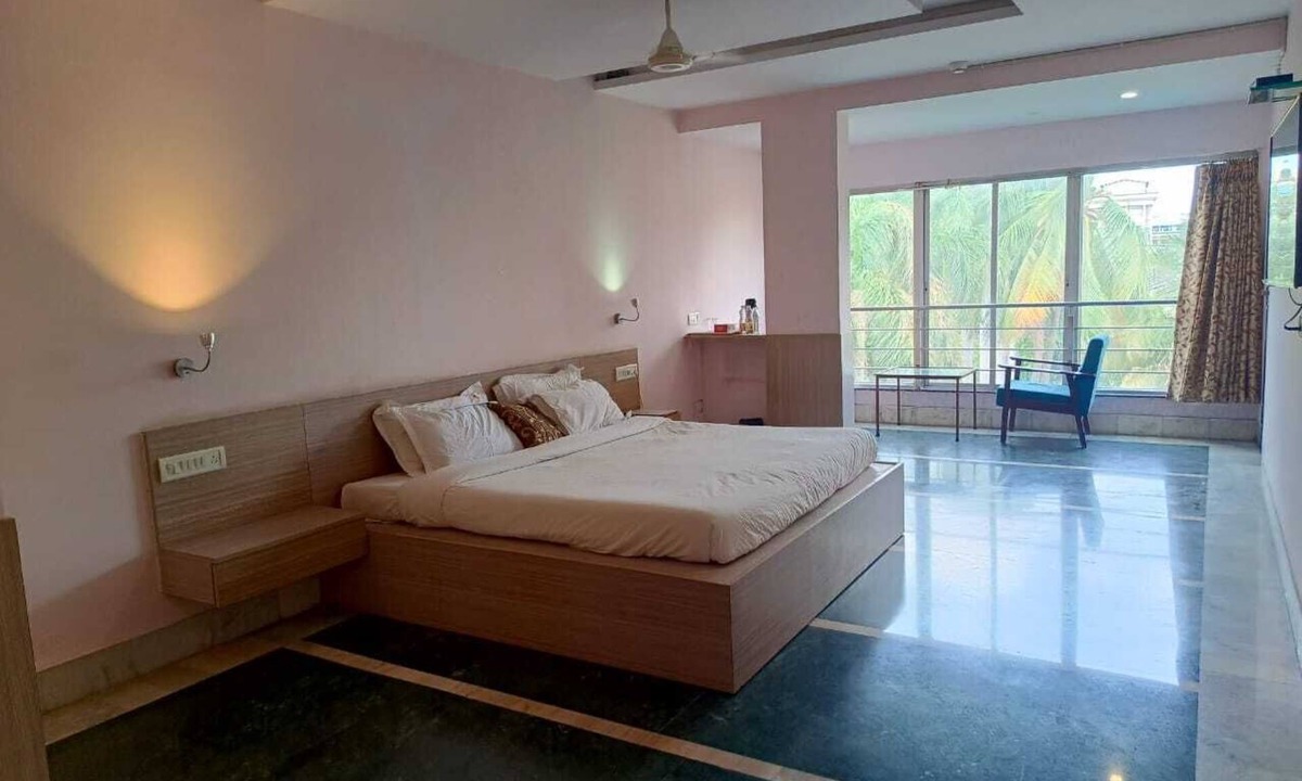 Surat Hotel | HOTEL OASIS SURAT PVT. LTD.