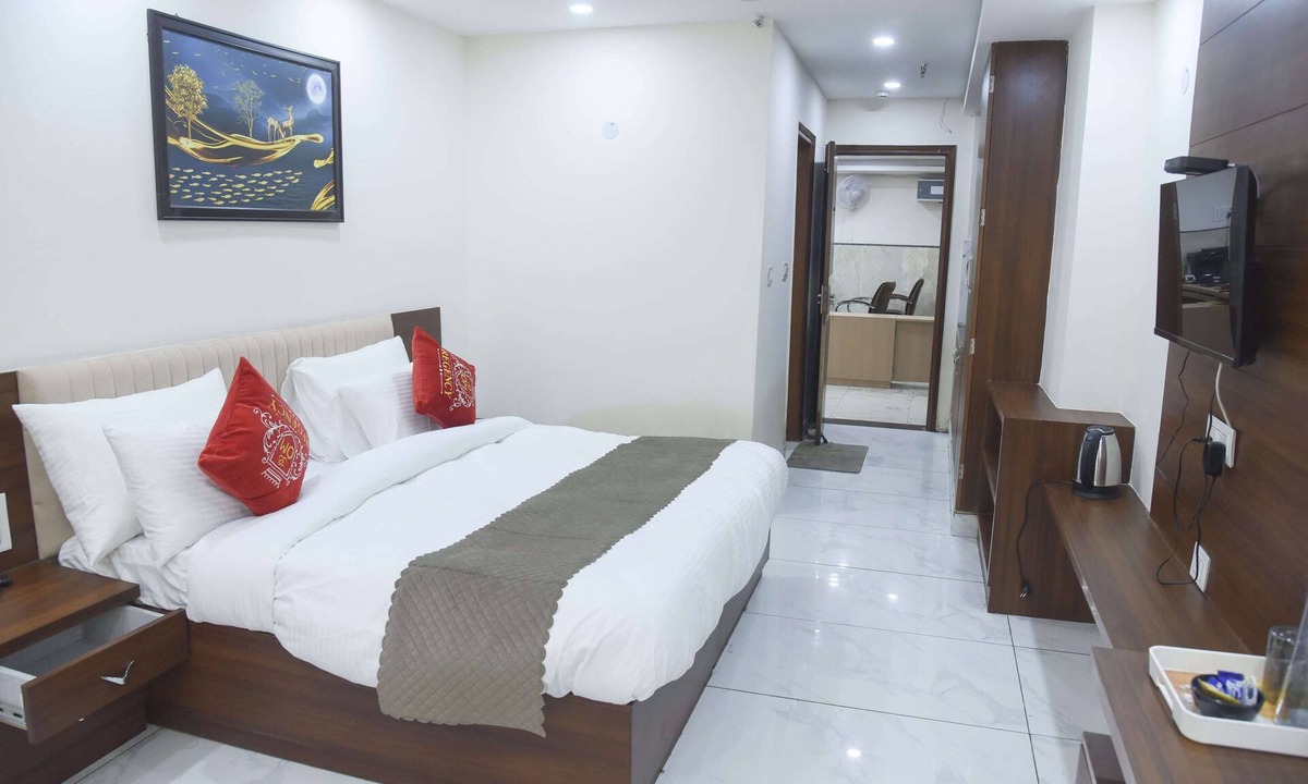 Ghaziabad Hotel | HOTEL OM REGENCY