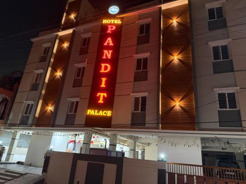 Dabagardens Hotel | Hotel PANDIT PALACE