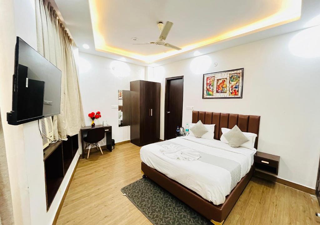Ghaziabad Hotel | Hotel PP Tower - Near Ghaziabad Railway Station