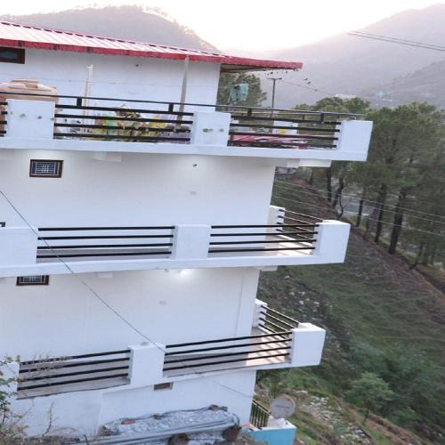 Barkot Bed & Breakfast | Hotel Prakash by StayApart