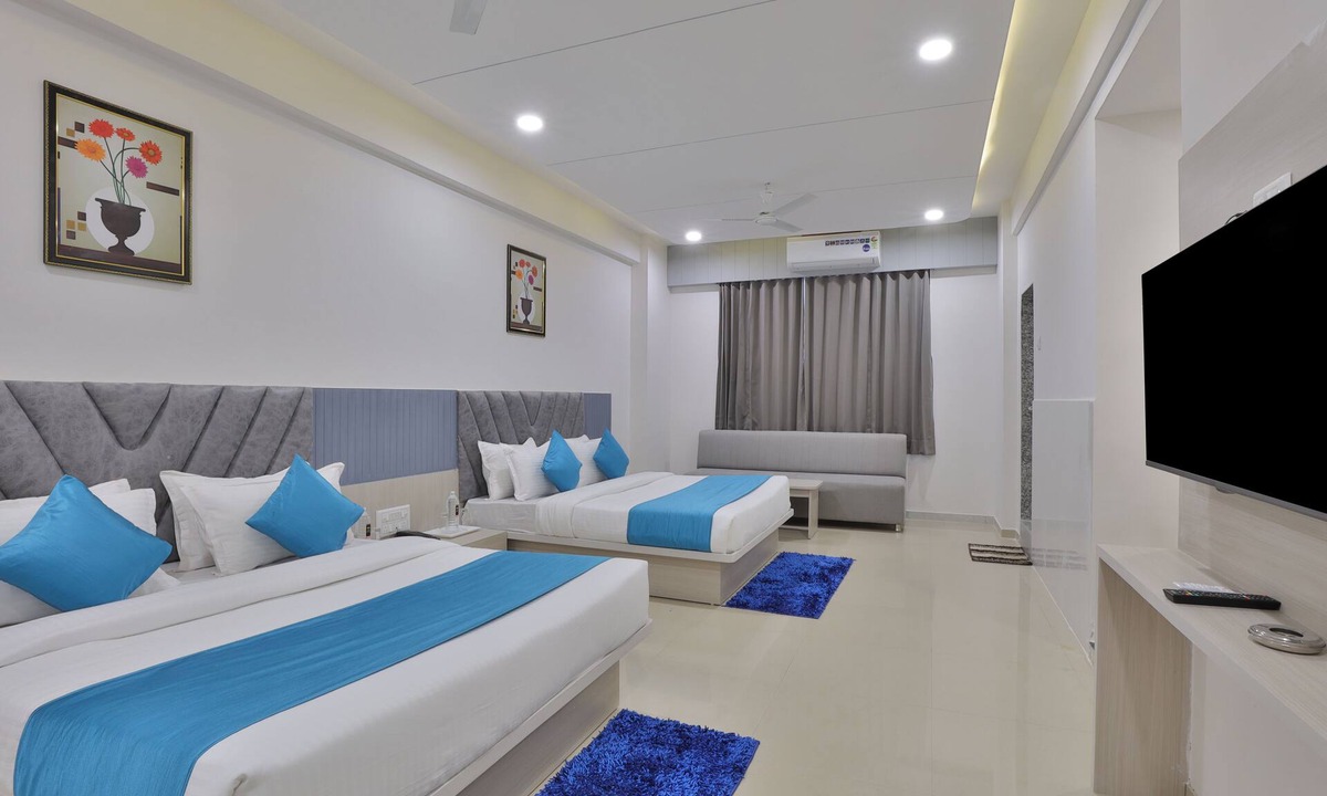 Chandkheda Hotel | Hotel Premium Villa