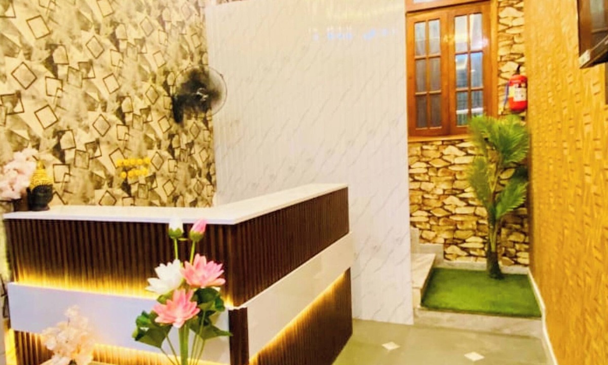 Gomti Nagar Hotel | Hotel Prisha Stay Lucknow