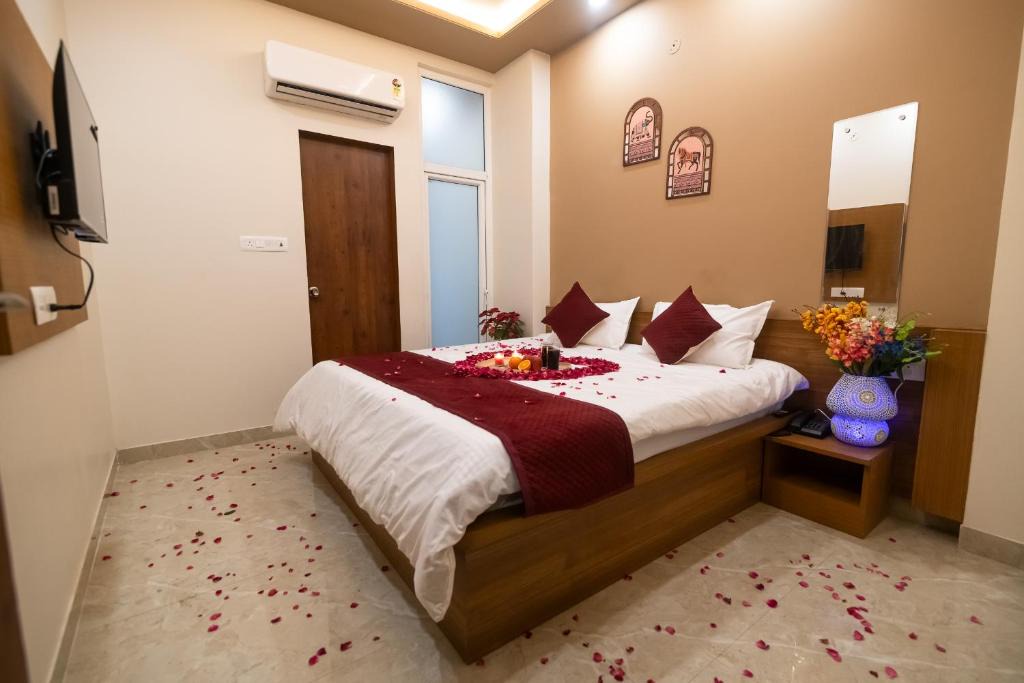 Sanganer Hotel | Hotel Raaz and Family Restaurant
