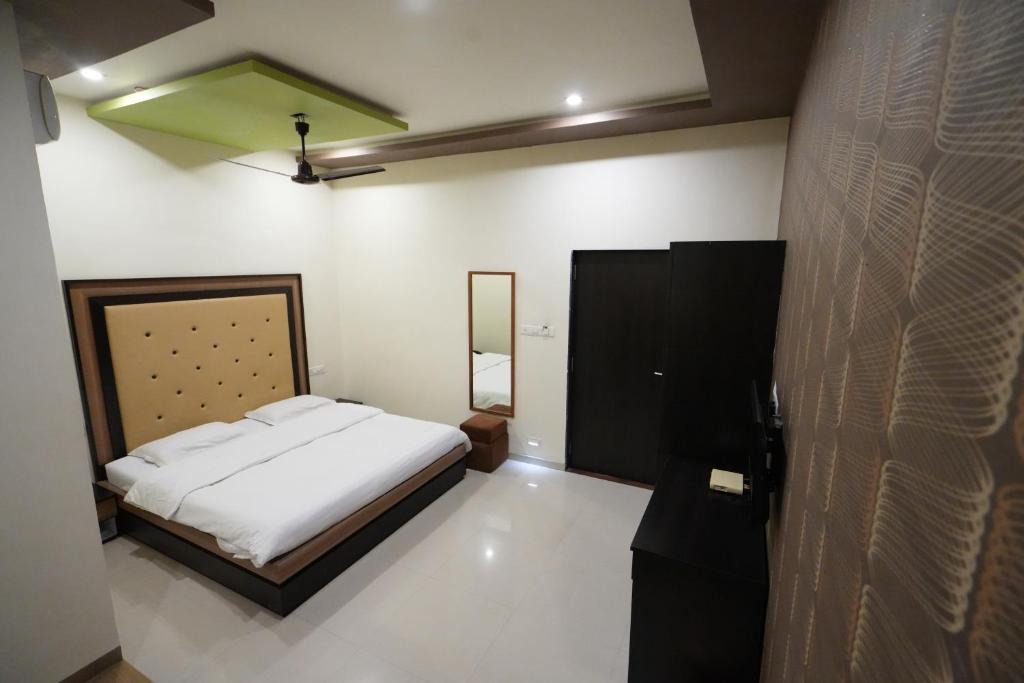 Nadiad Hotel | Hotel Ravi Residency