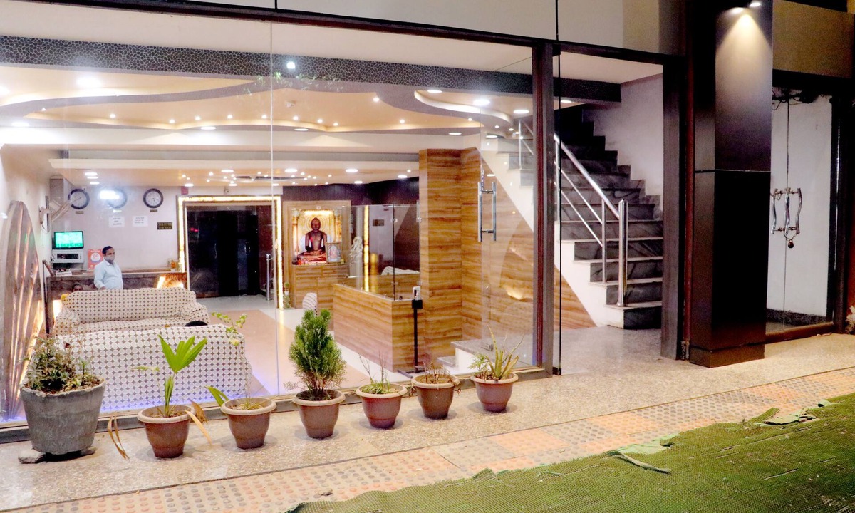 Agra Hotel | Hotel Riya Palace - Idgah Railway Station Agra