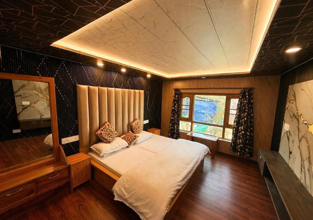 Laripora Hotel | Hotel Rose Hill Pahalagam
