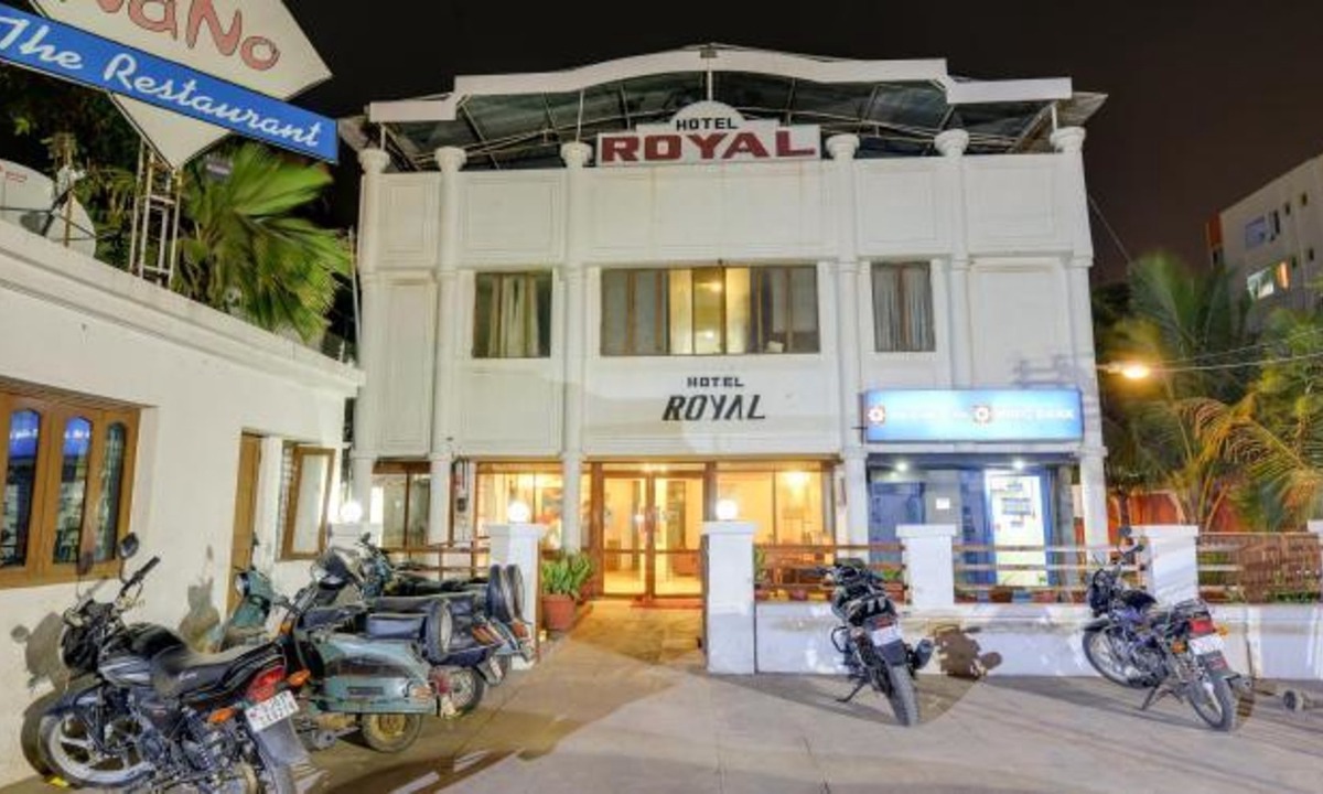 Sarkhej Hotel | Hotel Royal