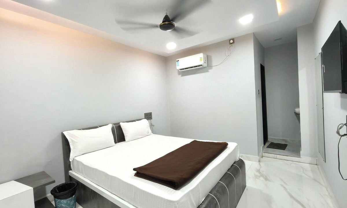 Surat District Hotel | Hotel Rudra