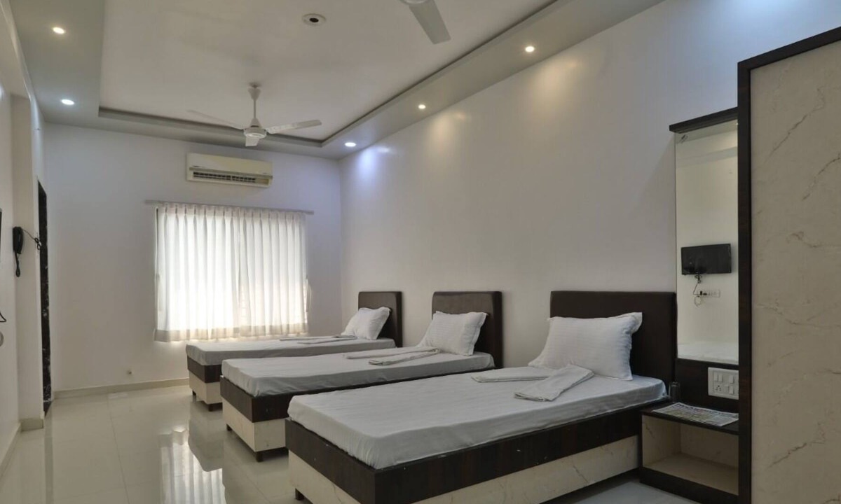 Navsari Hotel | Hotel Sai
