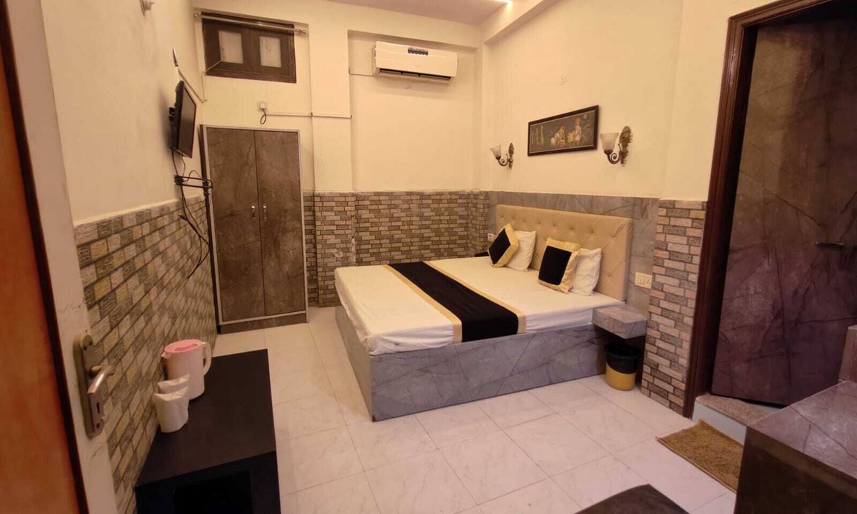 Agra Hotel | HOTEL SARWAN