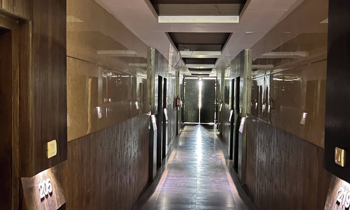 Kanpur Hostel | Hotel SB Castle