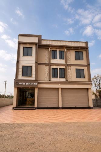Rau Hotel | Hotel shivay inn