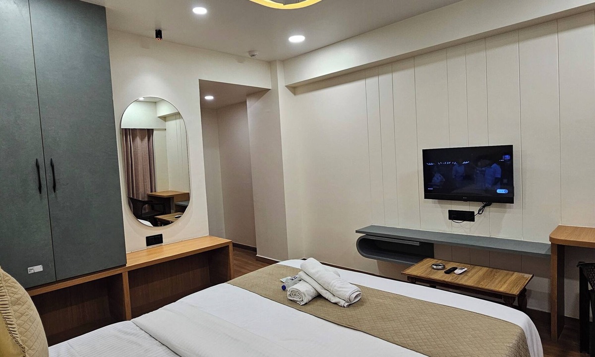 Ahmedabad Hotel | Hotel Silvera Inn
