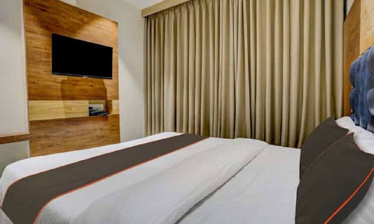 Anand Hotel | Hotel SR Inn