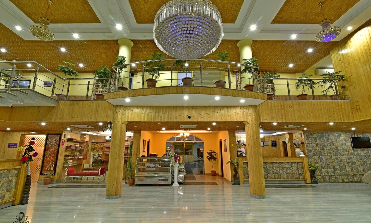 Srinagar Hotel | Hotel The Grand Mamta