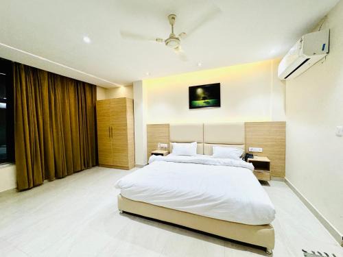 Jhansi Hotel | Hotel The Lotus