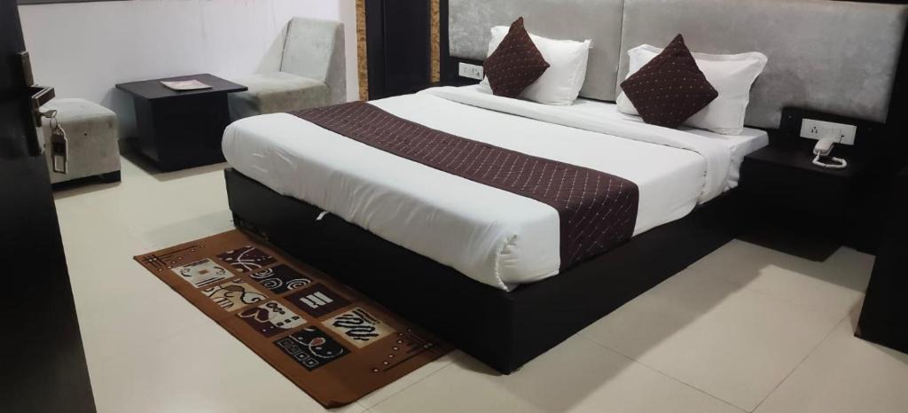 South City I Hotel | Hotel Tubelight Stay 90