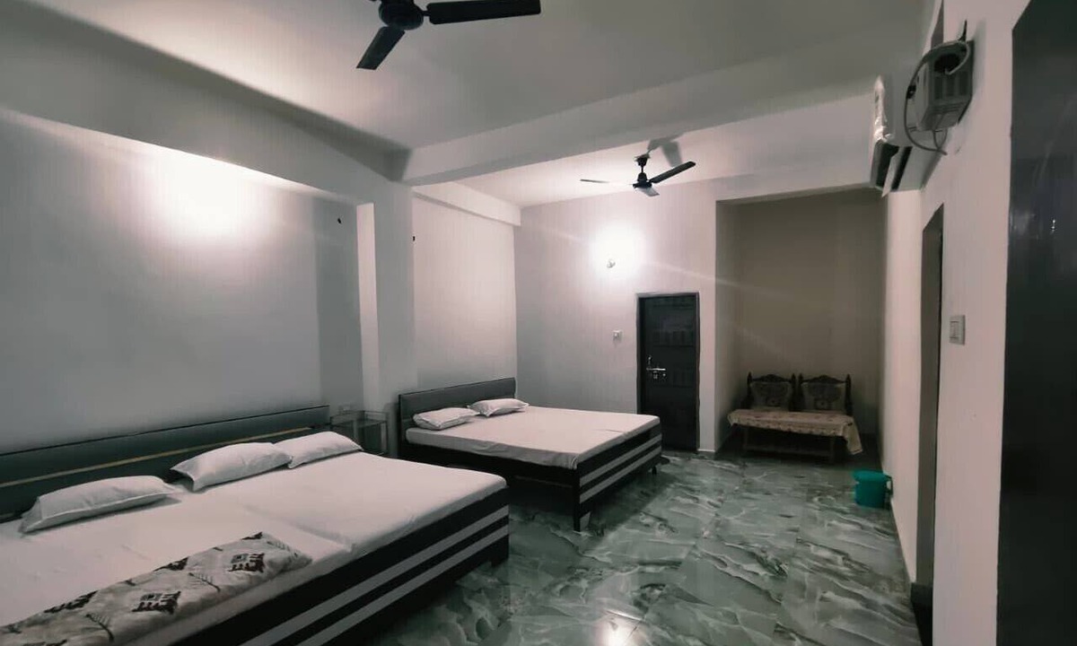 Robertsganj House | Hotel Vaibhav Mandapam