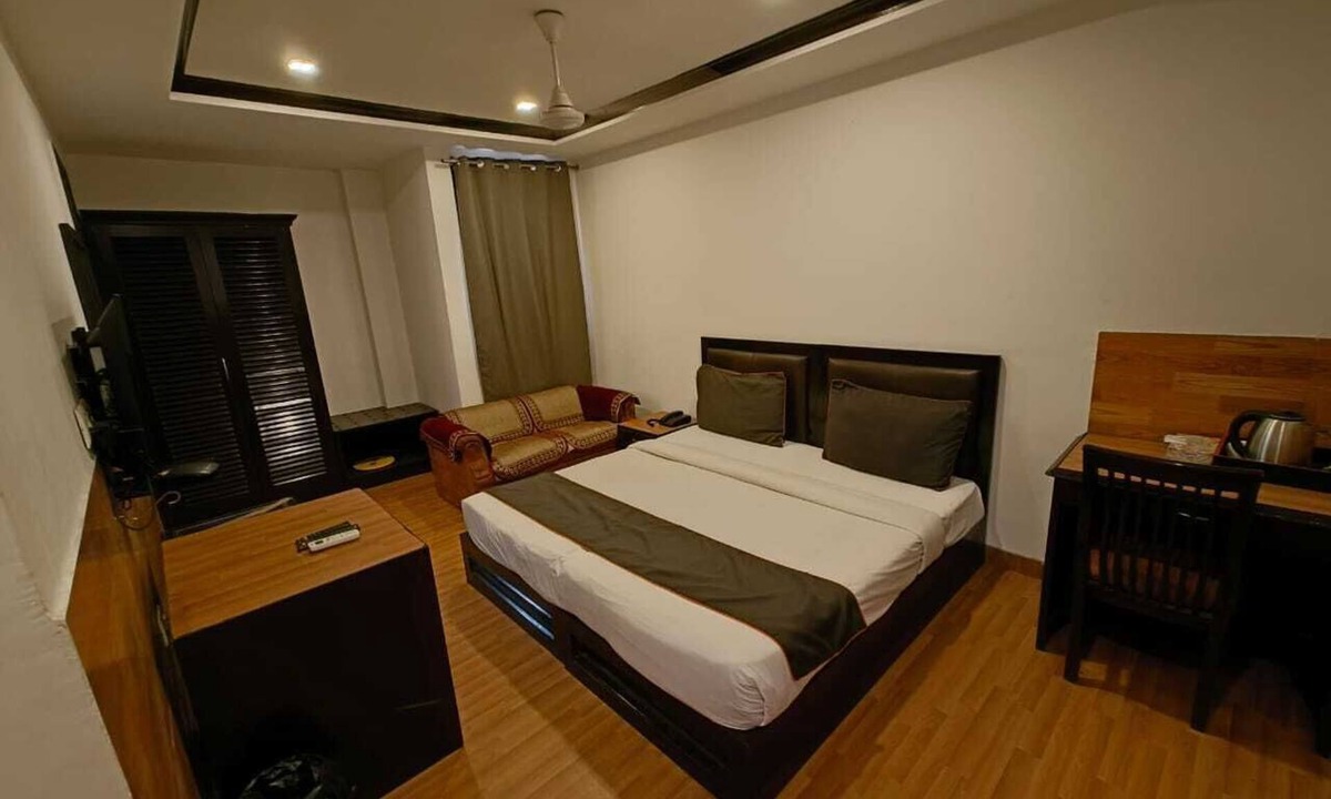 Safdarjung Enclave Hotel | Hotel Veer Palace