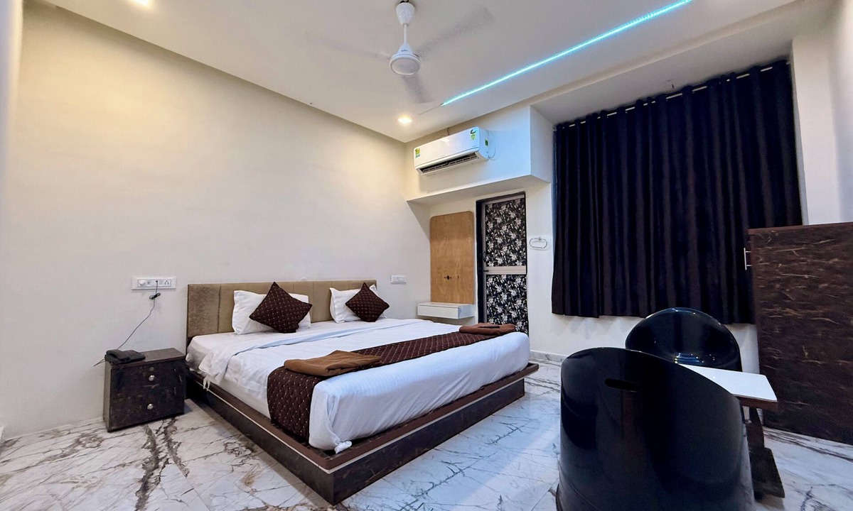 Rajkot Hotel | Hotel White Palace