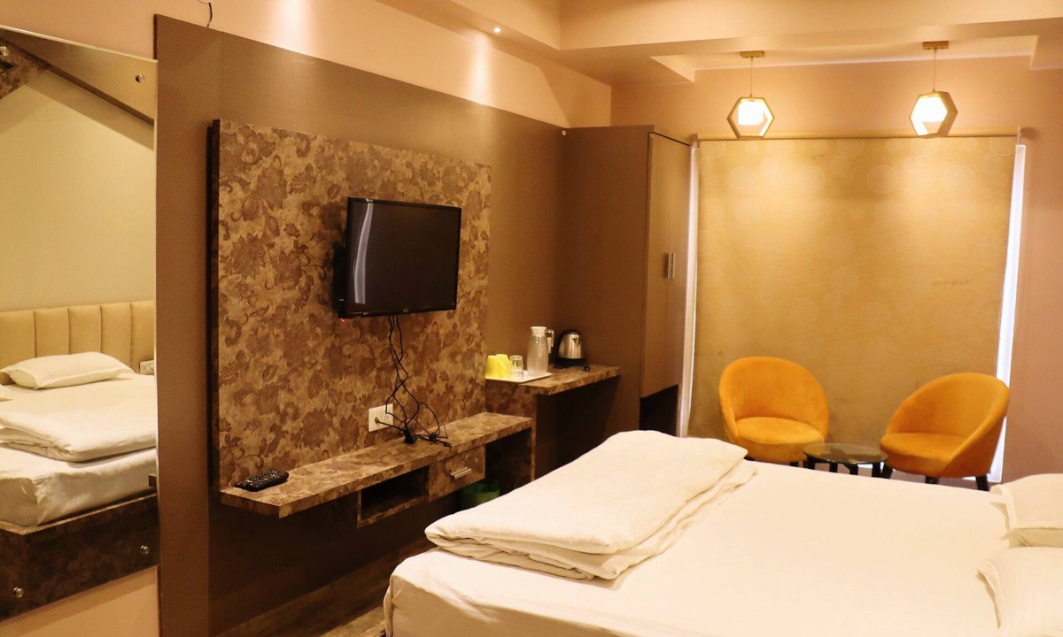 Azamgarh Hotel | Hotel Yellowroots