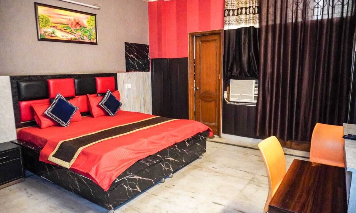 Indirapuram House | Hotel Youvraj Inn