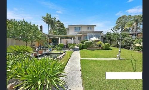 Chatswood Villa | House in Chatswood Comfortable, Excellent value