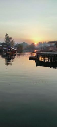 Dal Lake Boat Rental | Houseboat SnowGoose and Group
