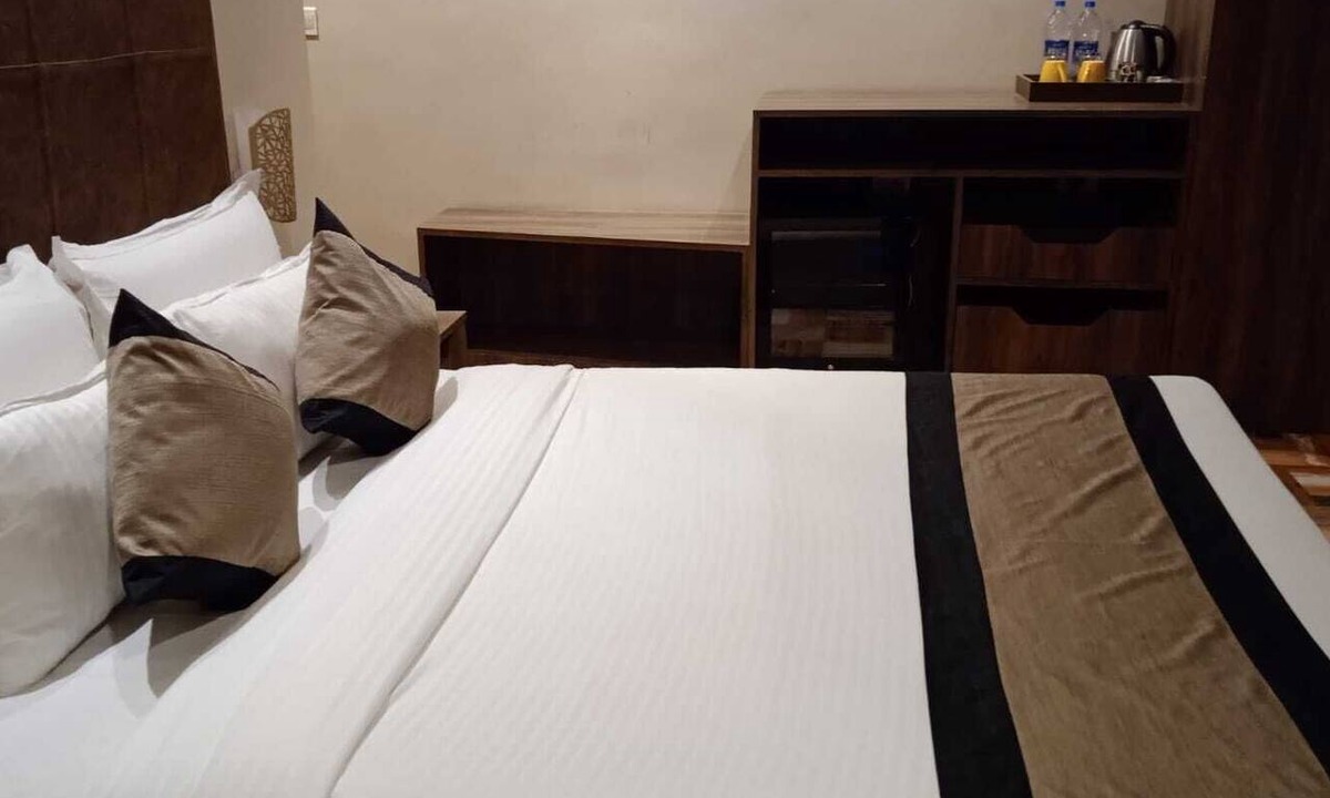 Deoghar Hotel | I Towne