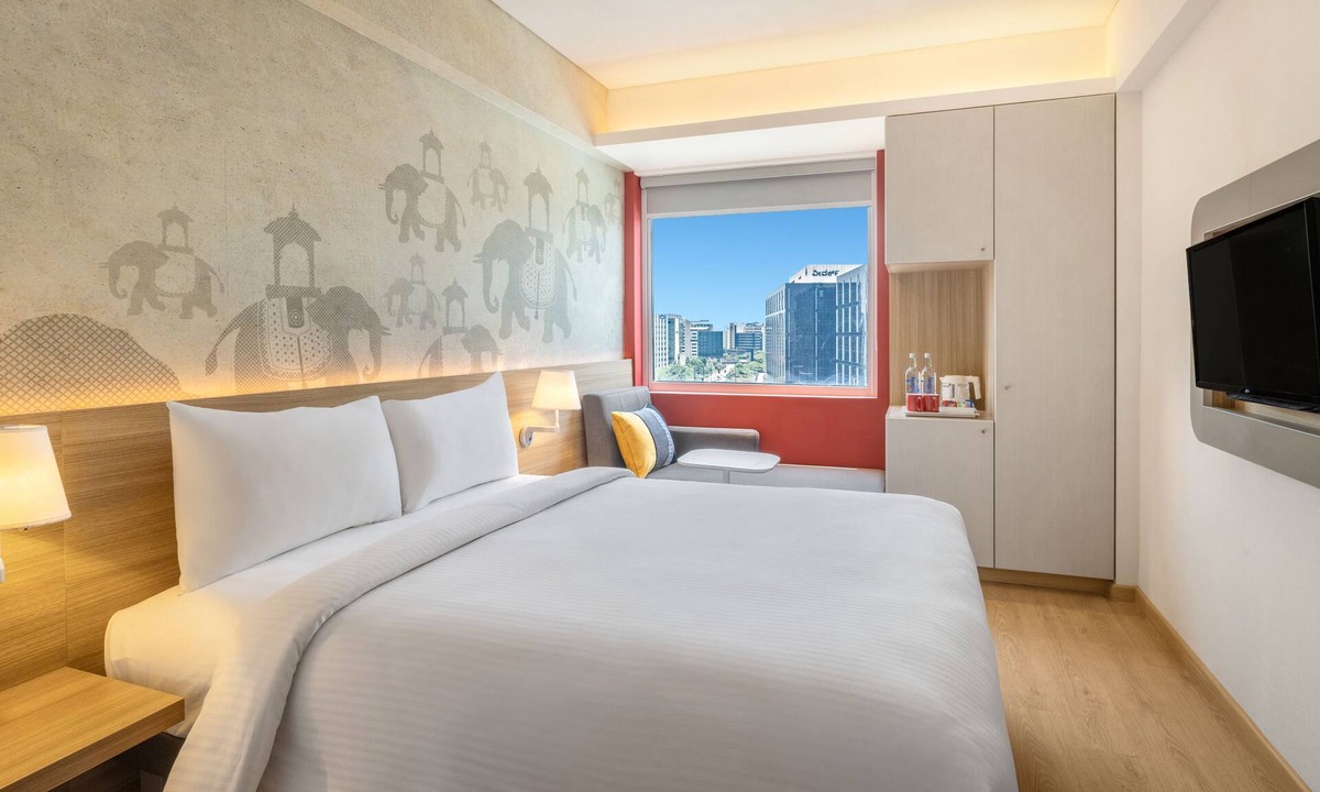 Vyalikaval HBCS Layout Hotel | Ibis Bengaluru Hebbal