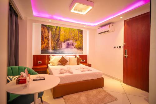 New Delhi House | J60 Suites, Ashok Vihar - Near Netaji Subhash Place