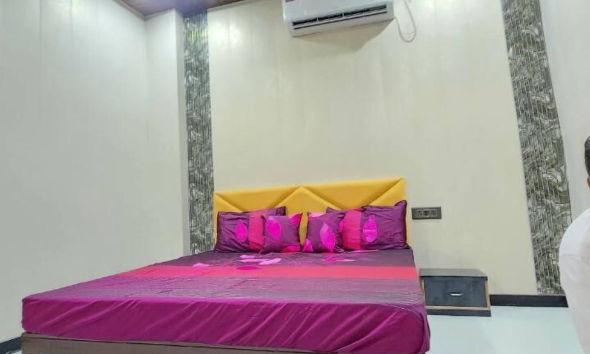 Mathura Hotel | JSR Inn