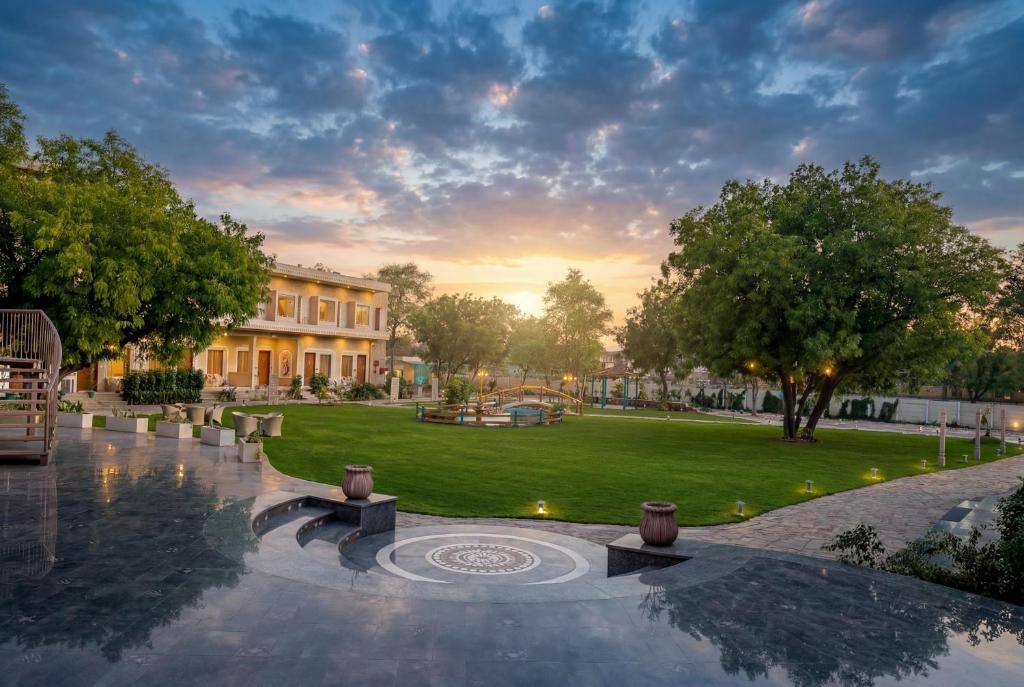 Mathura Resort | Kadamb Kuteer Hotel and Resort