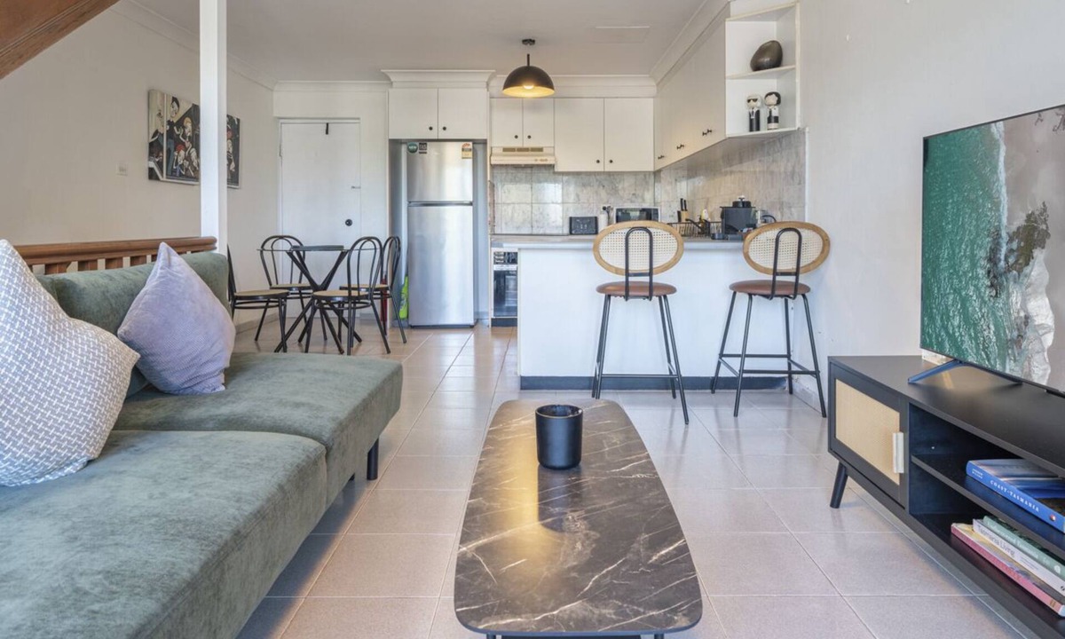 Birchgrove Apartment | Kozyguru | Balmain | Townhouse bridge view or Charming Comfy Studio