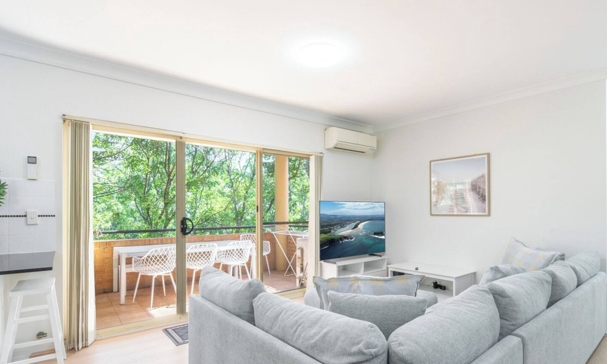 Homebush West Apartment | KozyGuru | Homebush West | 3-Beds Apt with Parking