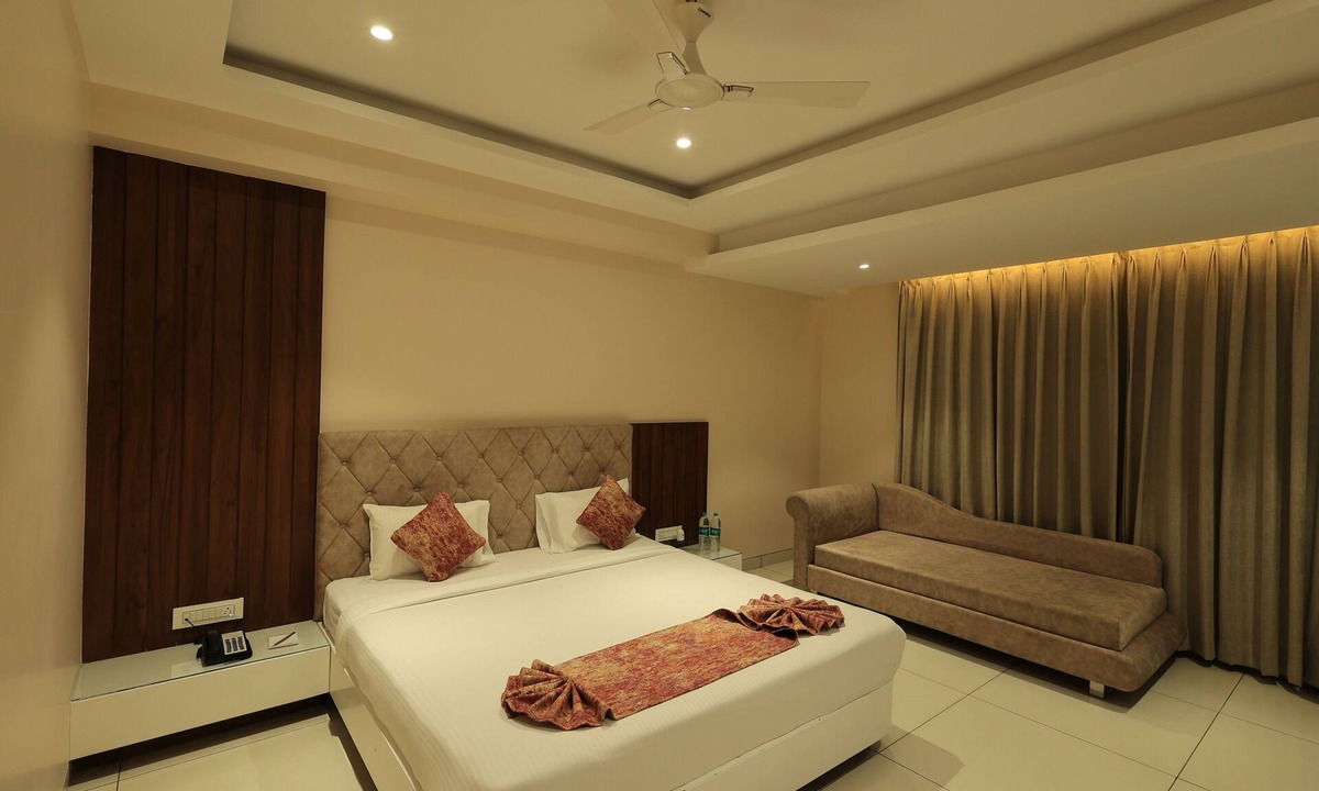 Khargone Resort | Krishna Hotel And Resort