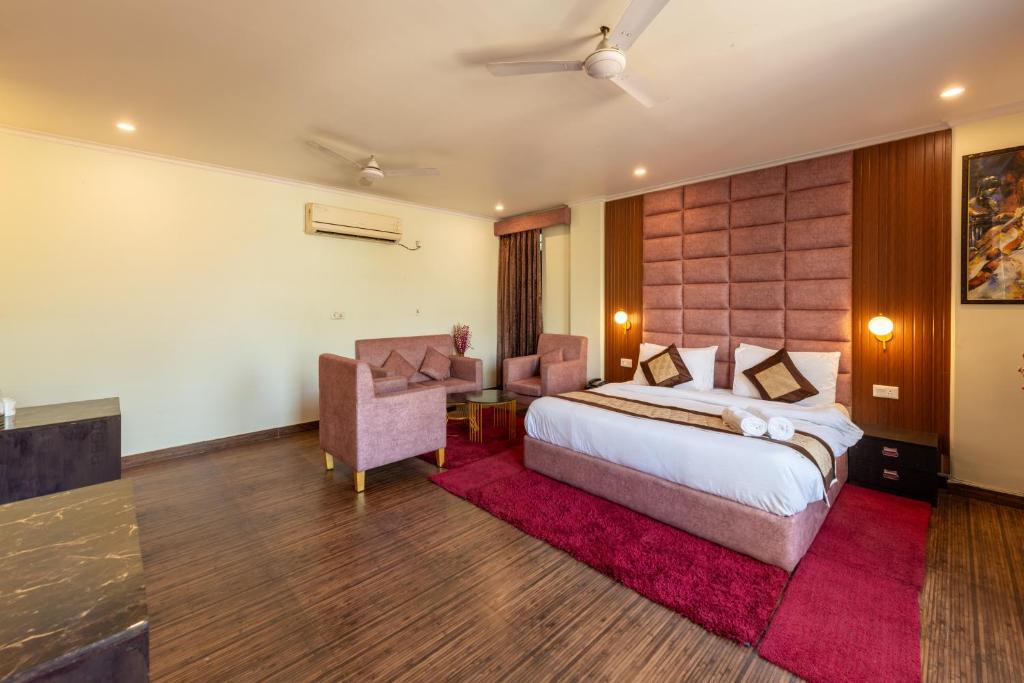 Gurugram Hotel | La Comfort By shrpl