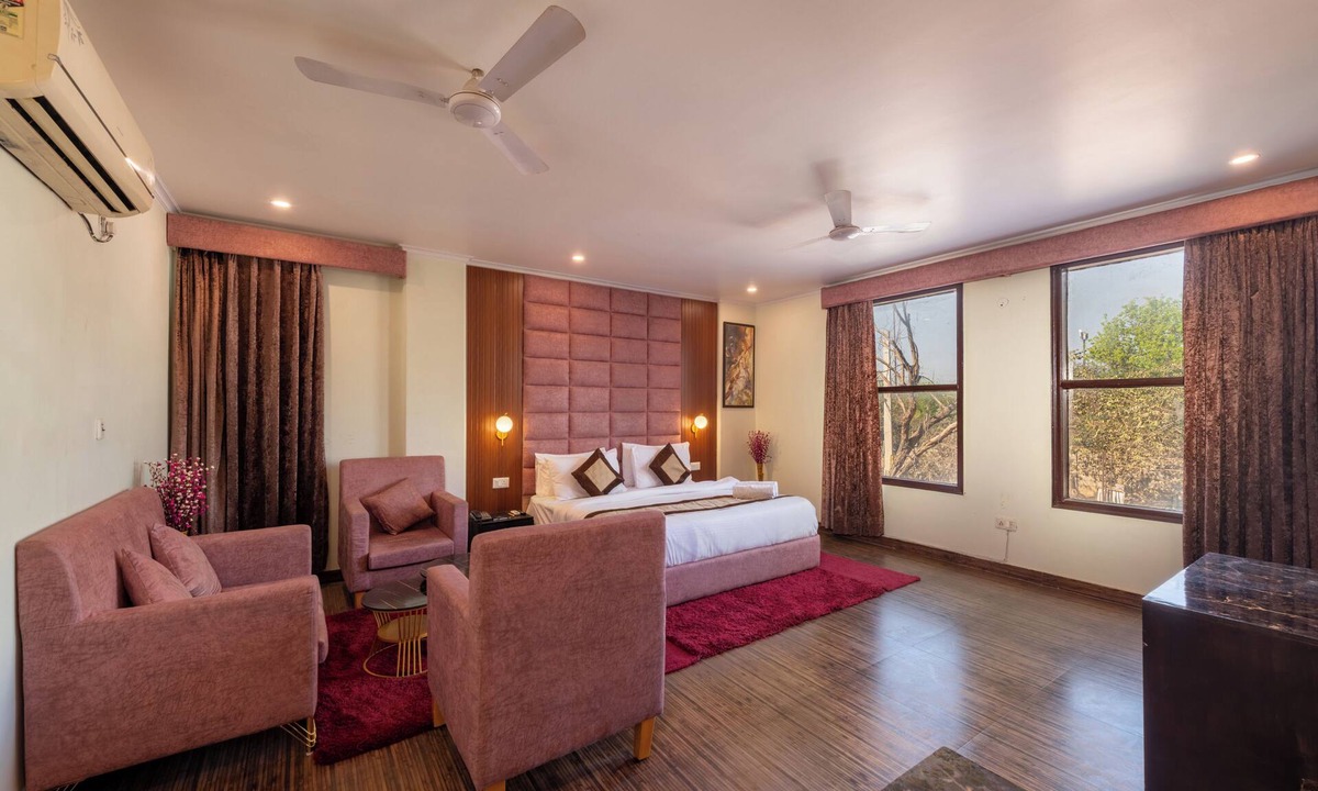 Gurugram Resort | La Comfort By shrpl