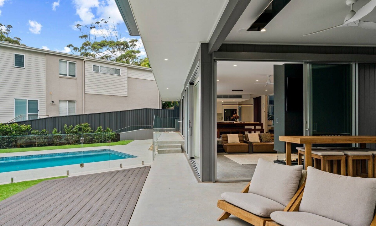 North Avoca House | Lake Front Home | Pool, Studio. Sleeps 10
