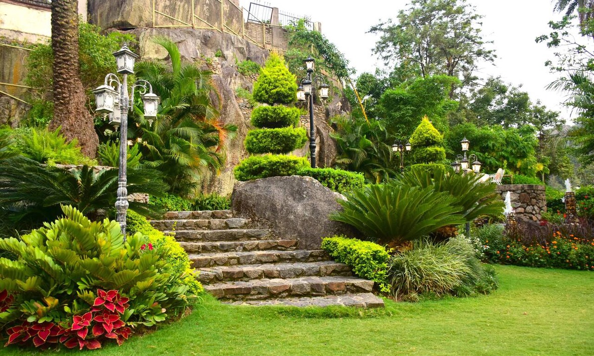 Mount Abu Hotel | LAKE INN