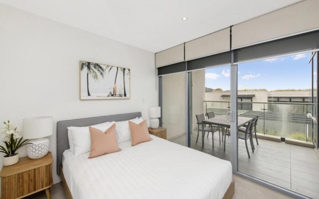 Kingston Apartment | Lakefront 116 Kingston ACT