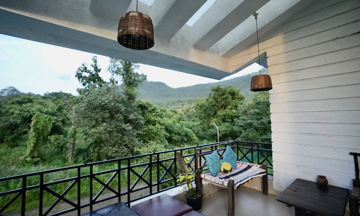 Khalapur House | Lakeside Boheme Inn